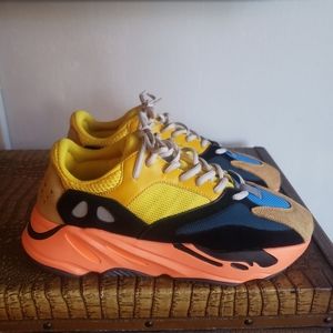 Very nice color combination yeezy 700 size 10 mens